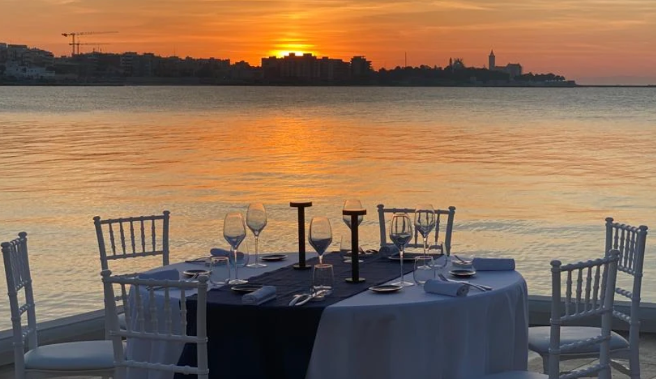 Pranzo cantato e ballato dj LUIGI CARELLI da Giulietta al Lago: 6 posti liberi