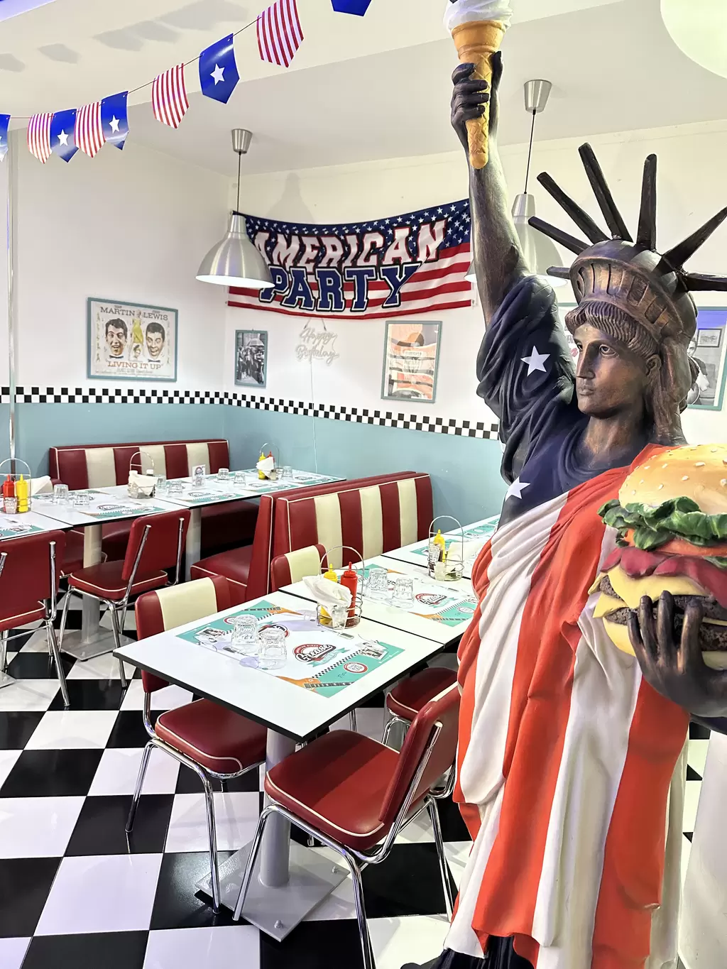 Cena da Grease American Diner: 9 posti liberi