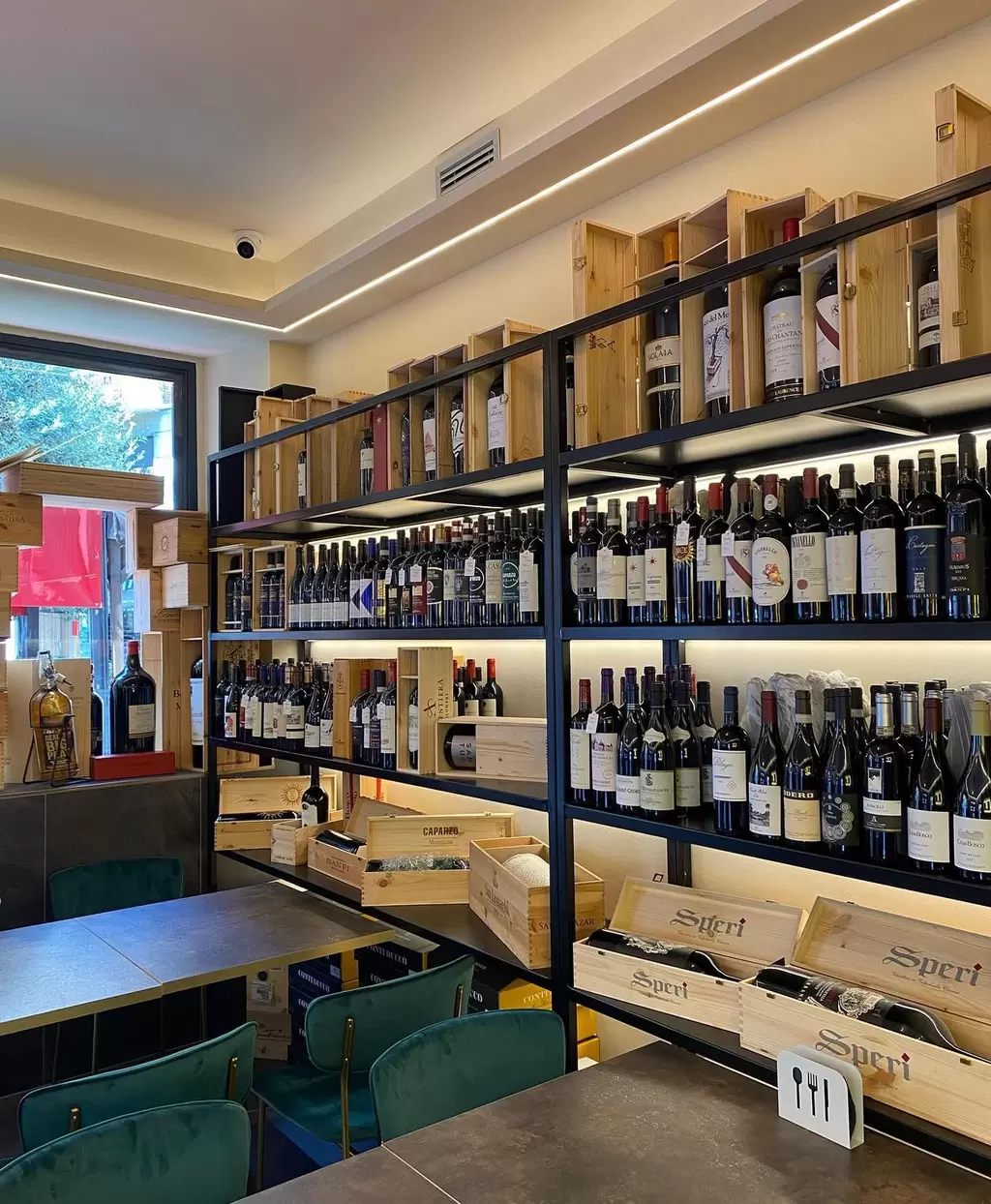 Aperitivo artistico 🎨✨ da KR ENOTECA 3 - Cocktail & Wine Bar: 8 posti liberi