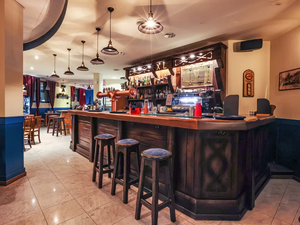 Aperitivo da XL Pub & More: 7 posti liberi
