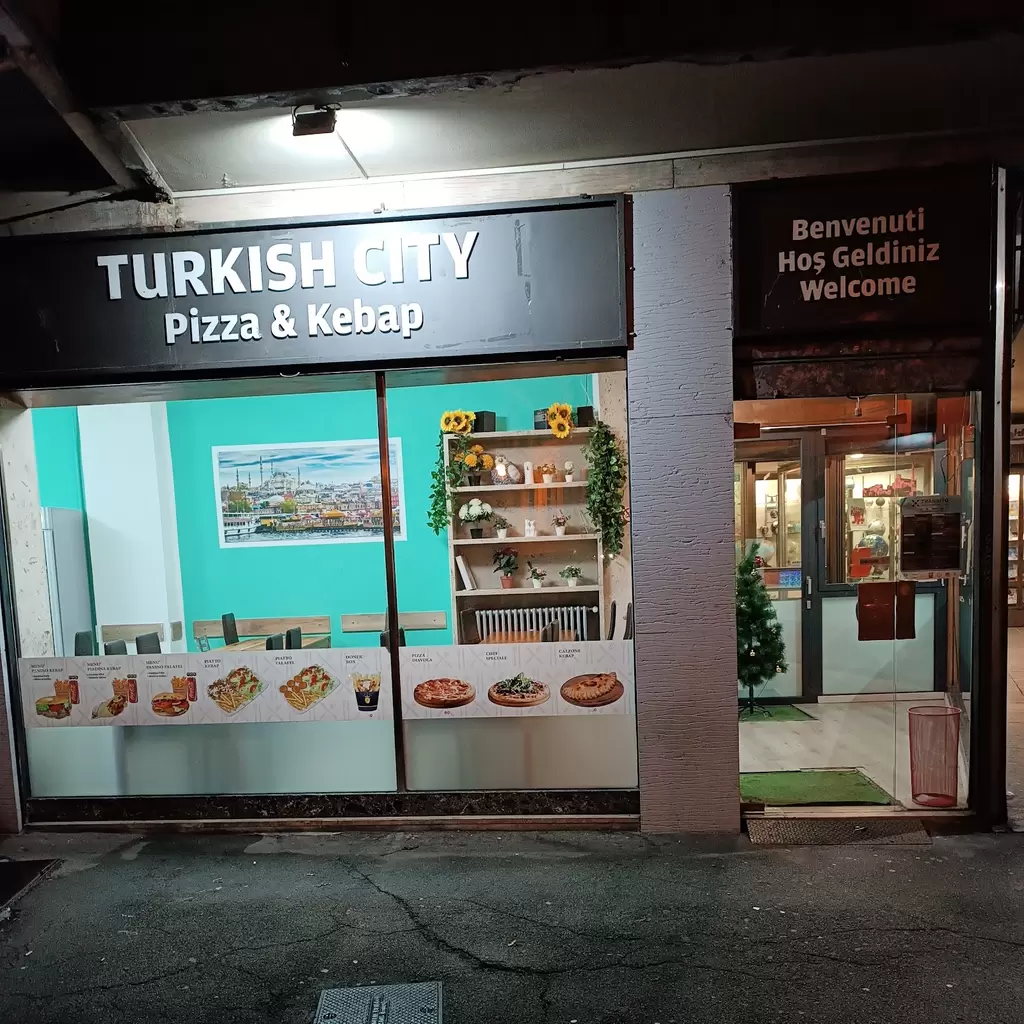Turkish city pizza kebap