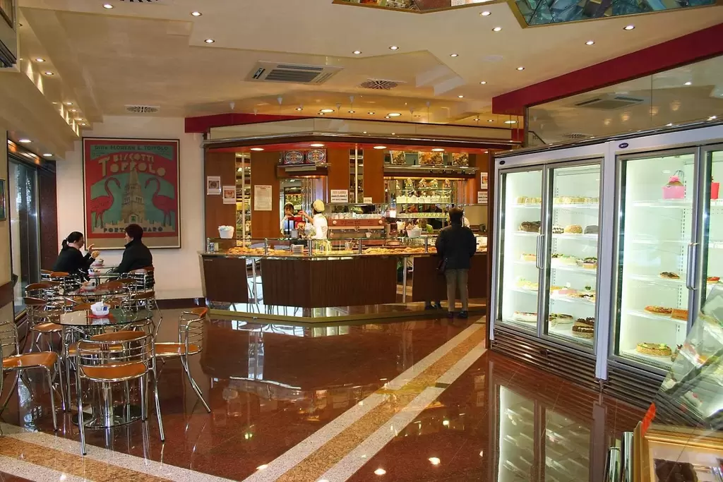 ☕🍰 Un dolce incontro da Toffolo! da Pasticceria Caffetteria Toffolo: 3 posti liberi