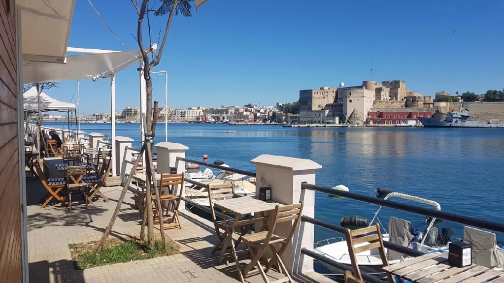 #Vistamare Petit Lounge Bar