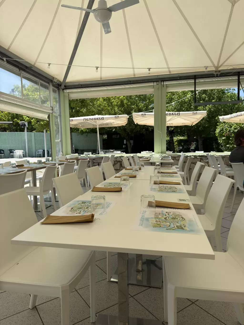 Tablo in spiaggia
