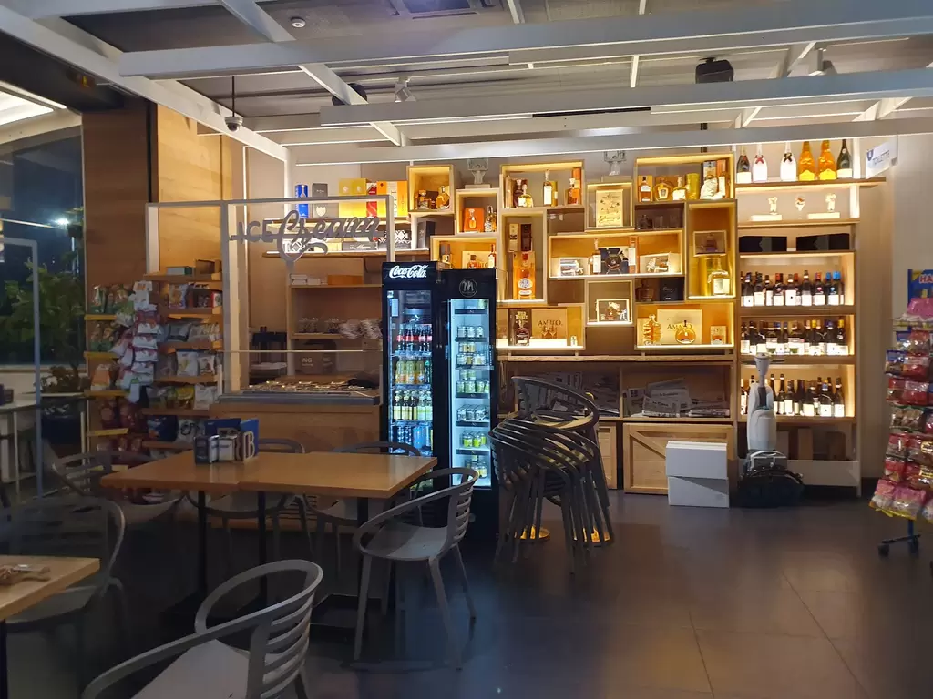 Cena da BLAU CAFE'-Tabacchi H24: 11 posti liberi
