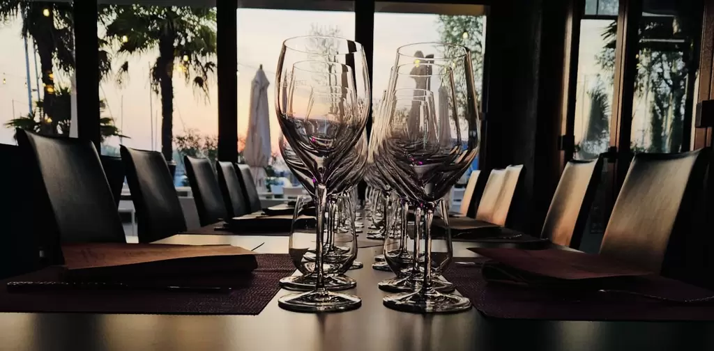 🍸🤫- SERATA INSOLITA –