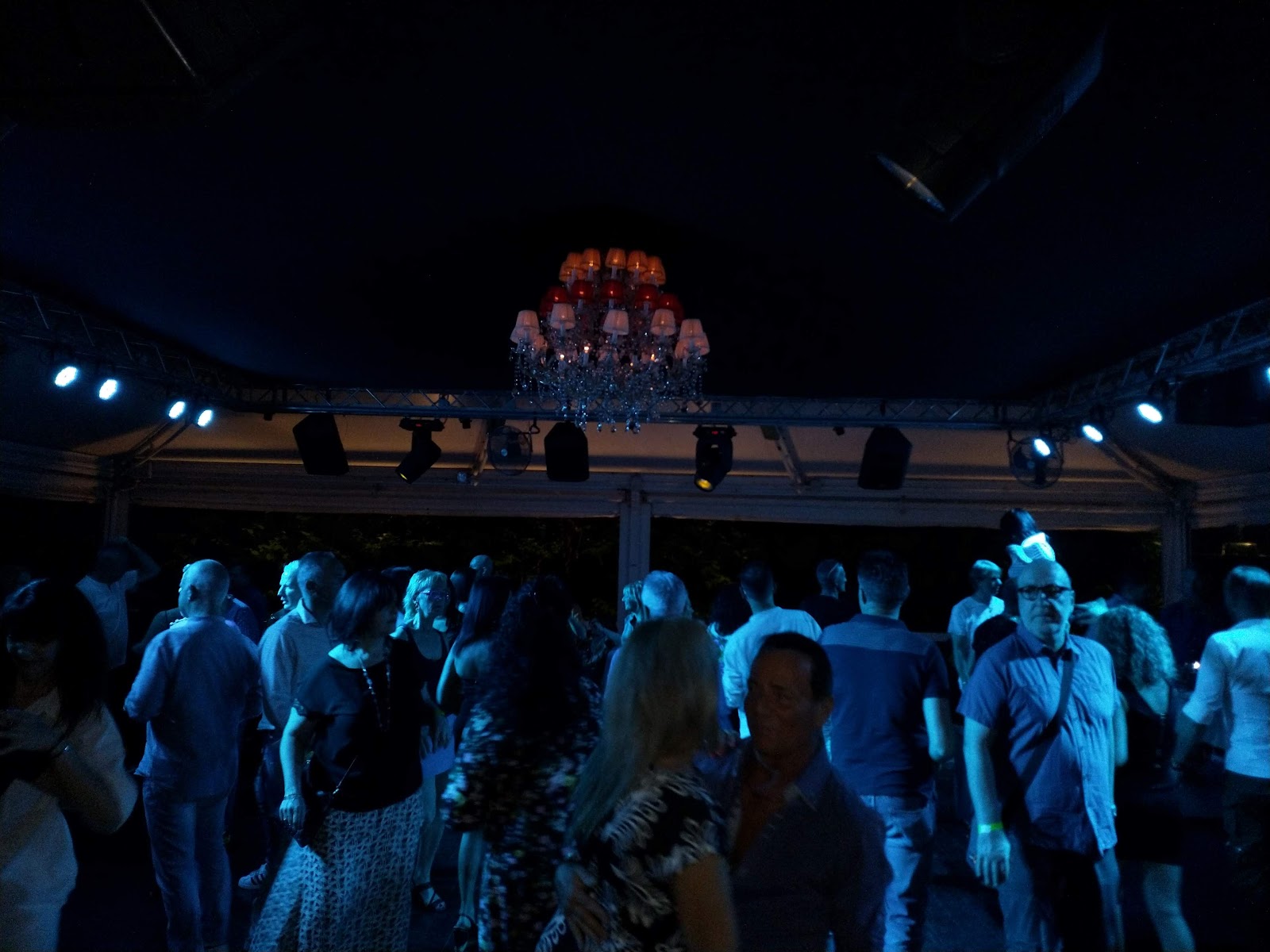 WHITE PARTY + MENU' PIZZA 22€