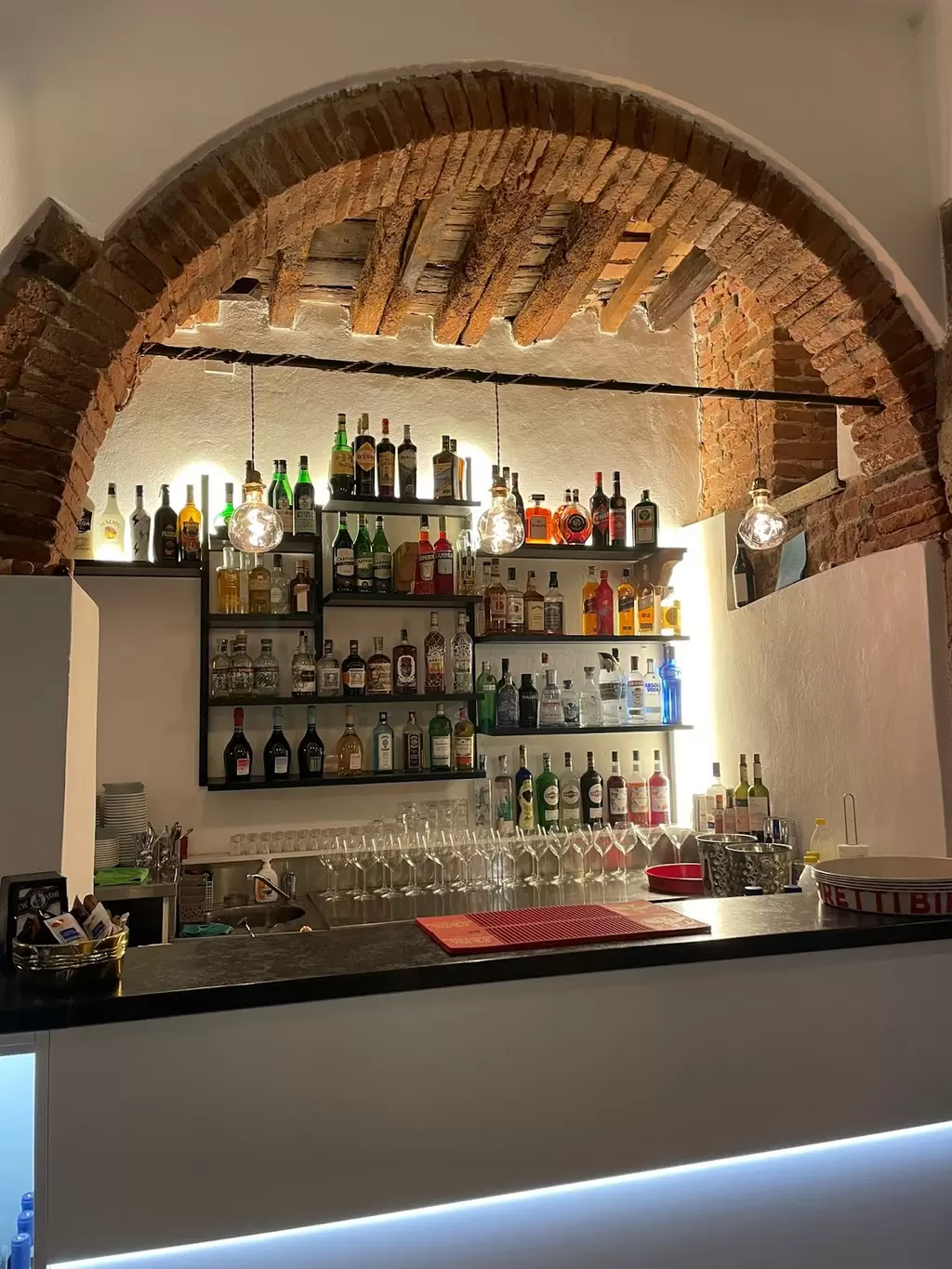 Mariposa Drink and food