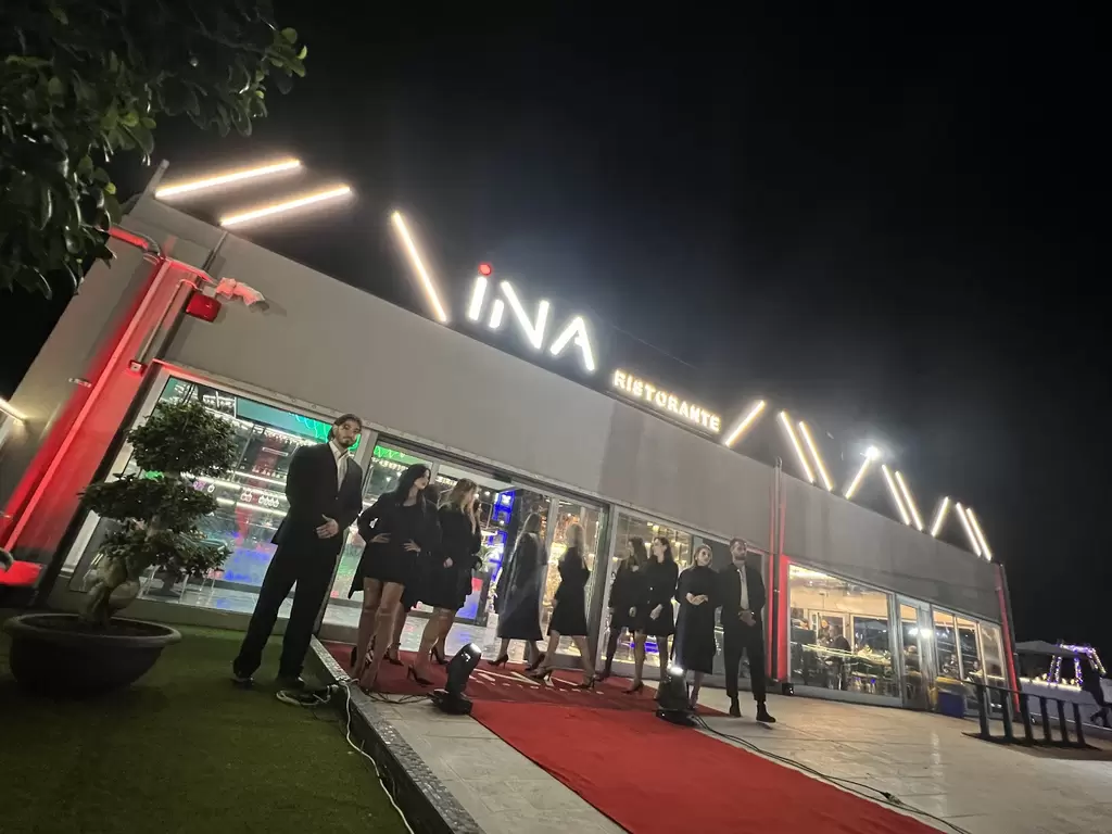 Cena da Ristorante Ina: 8 posti liberi