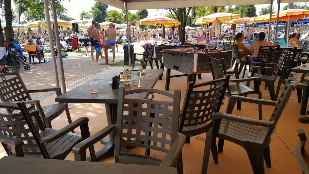 Tablo in spiaggia