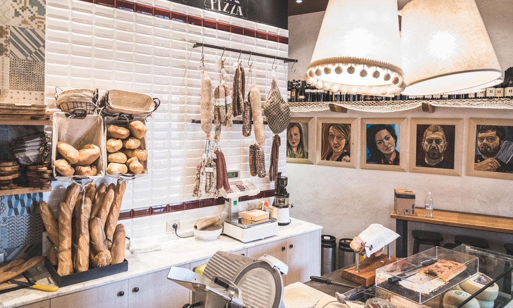 Centrale Macerata La Napoletana Pizzeria