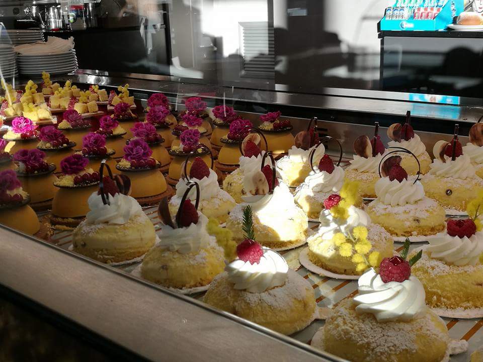 Primo tavolo da Pasticceria Barbera: 7 posti liberi