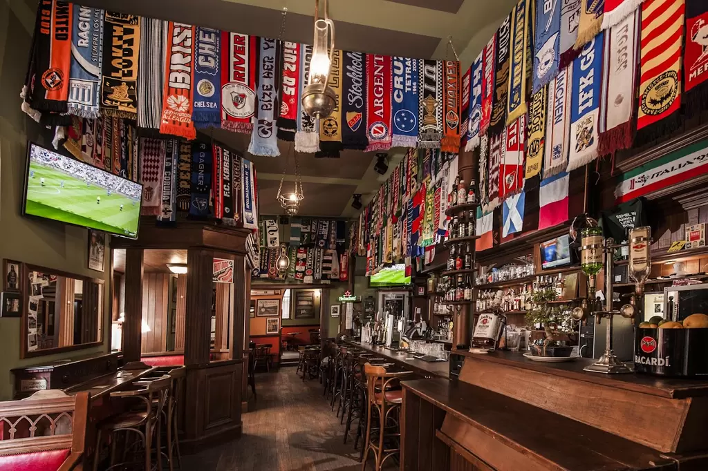 Sport, Fan and Food!