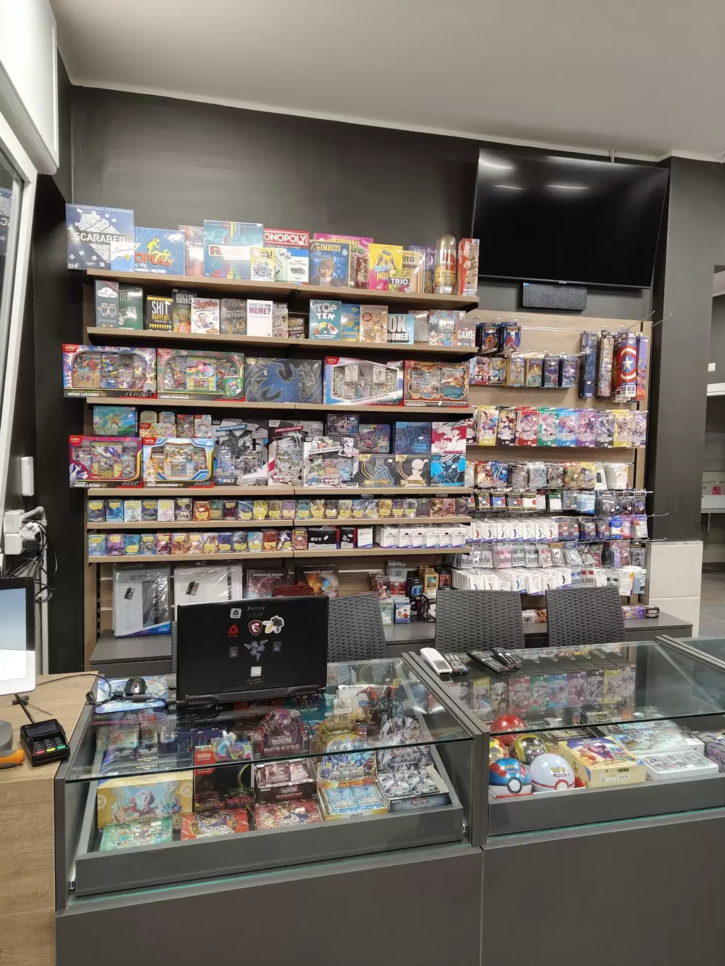 MonkeyPub, American bar, Pizza, Gaming Pub