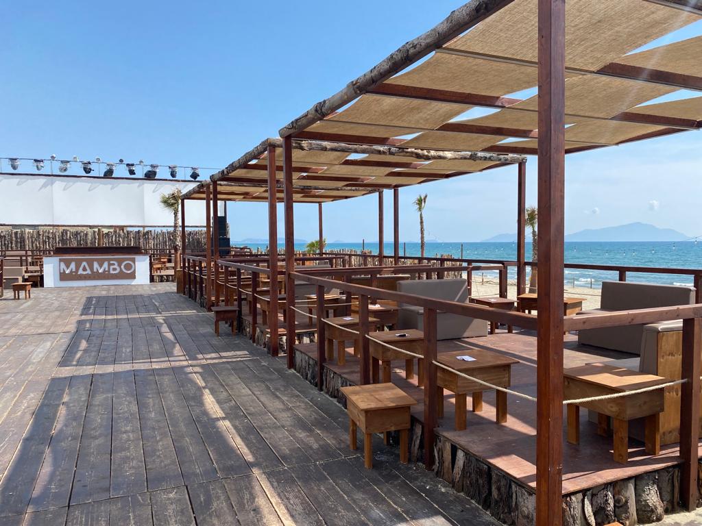 Tablo in spiaggia
