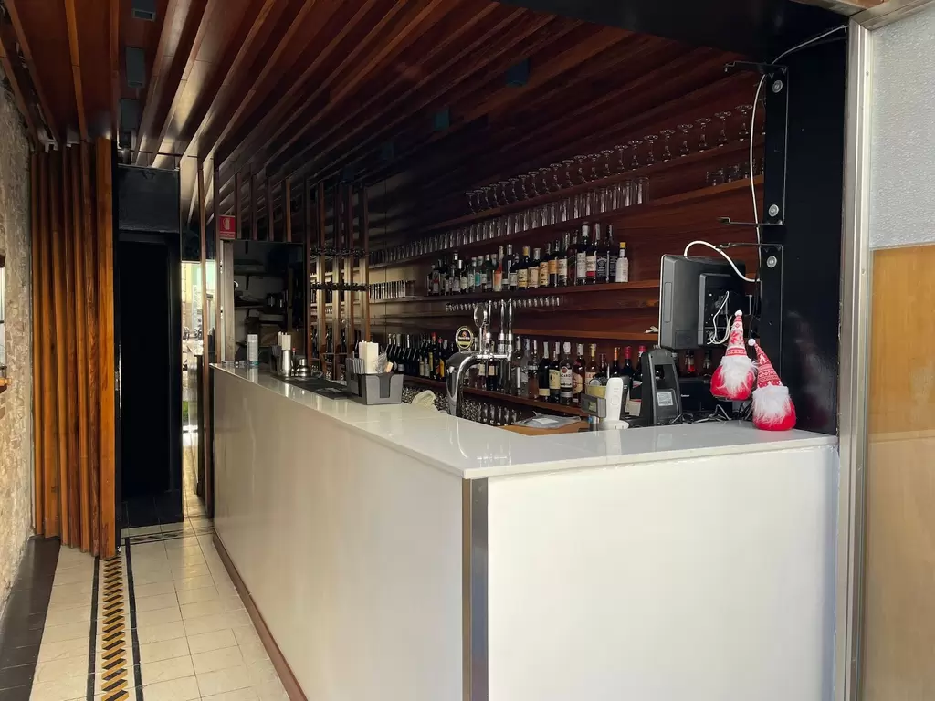 Chi ride è fuori! da VELVET, Cocktail Bar & Food: 4 posti liberi
