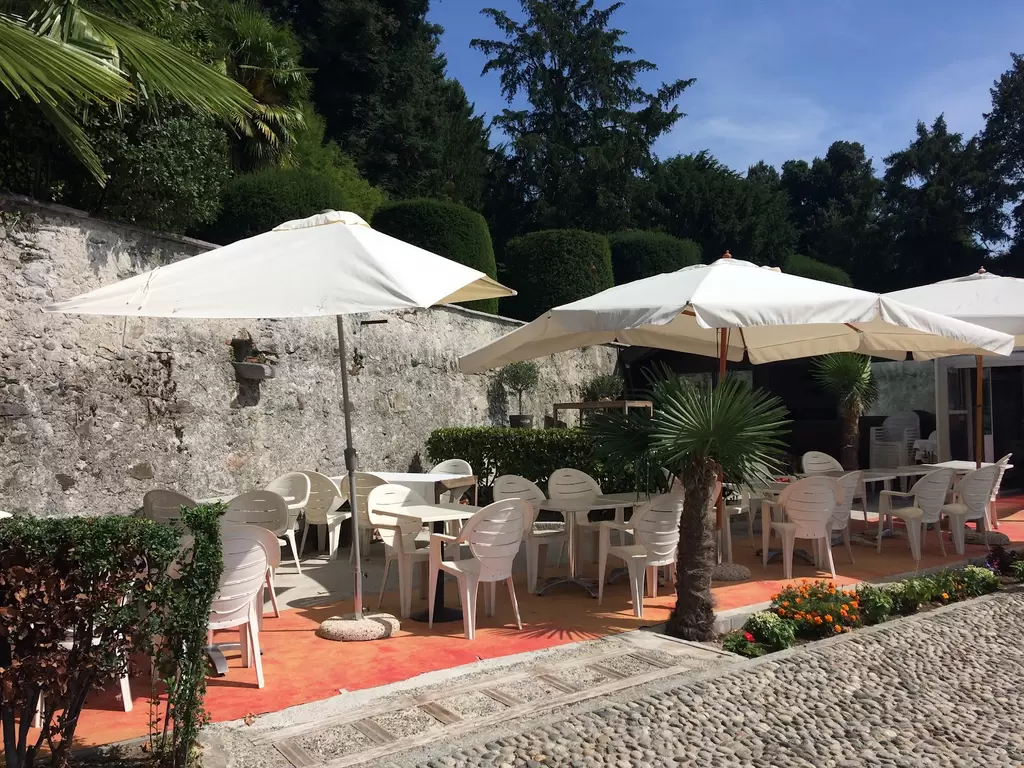 Aperitivo vista lago