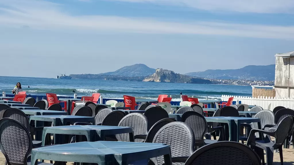 Tablo in spiaggia