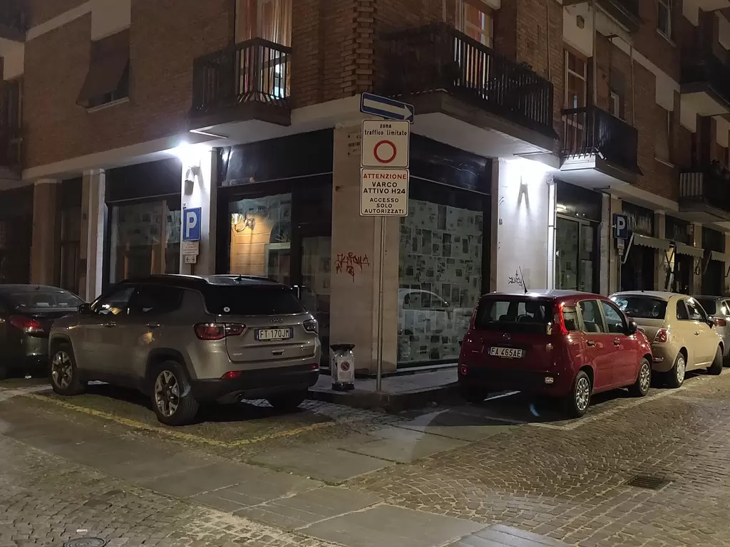 Il Cavallino Di Lato