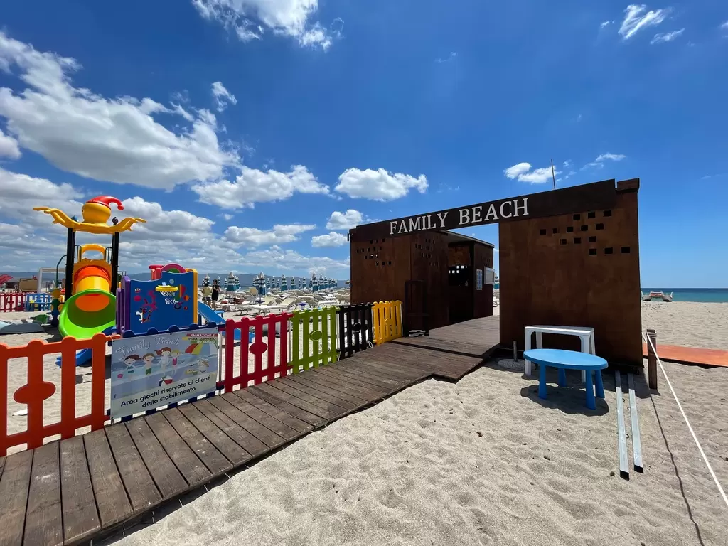 Family Beach | Bar | Ristorante | Stabilimento Balneare | Poetto