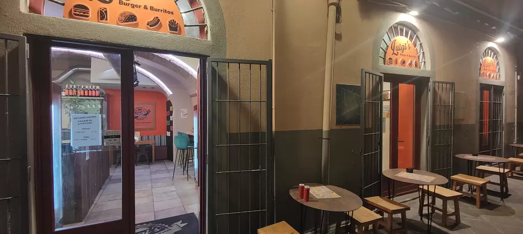 Luigis Burger and Burritos Pisa Centro