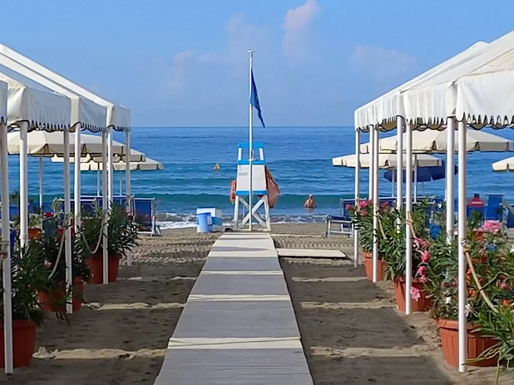 Il mare,il buon cibo,e poi c'è?Pozzi dj 😍