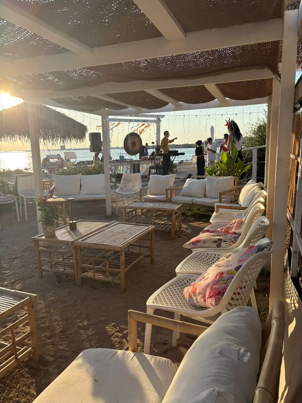 Tablo in spiaggia da Kalura Beach: 2 posti liberi