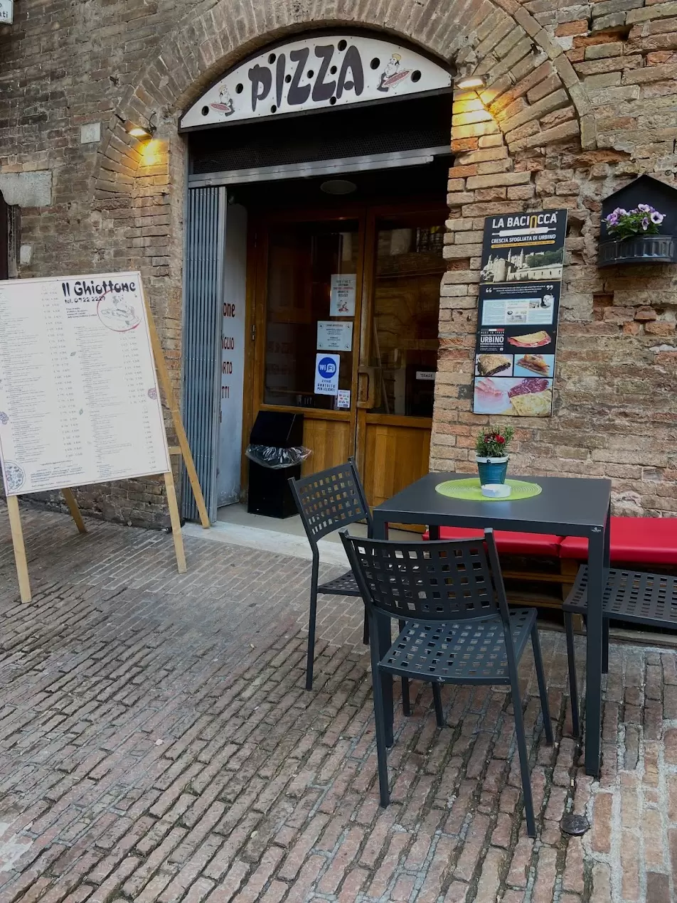 Pizzeria il Ghiottone Urbino - Crescia