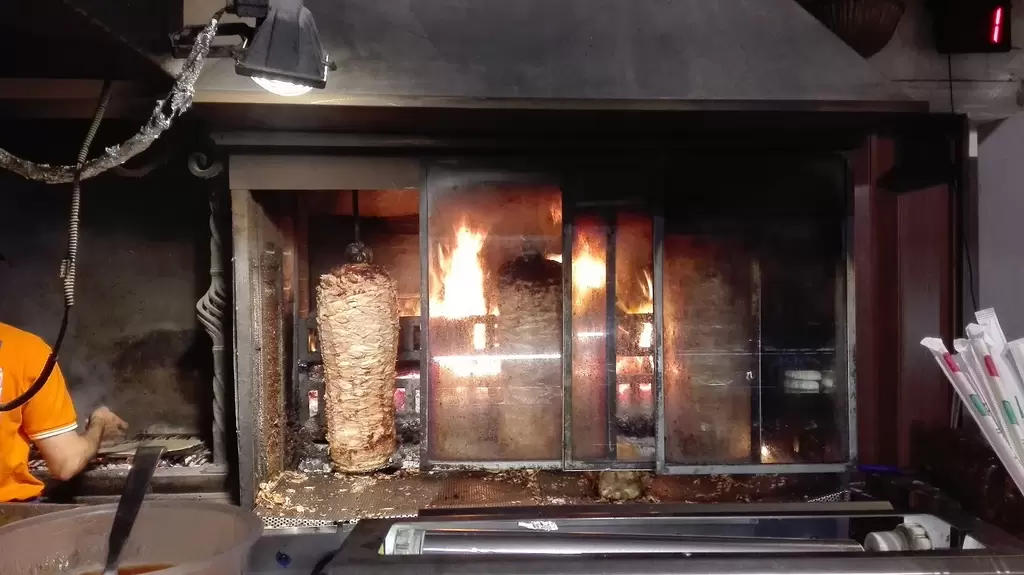 Serata carne e cinema da Da Gino Tutto Alla Brace: 9 posti liberi