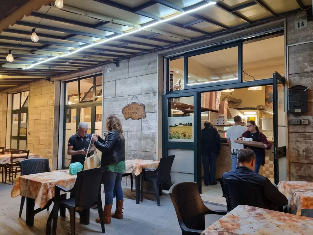 il Ciclone...pizzeria..friggitoria..forno a legna