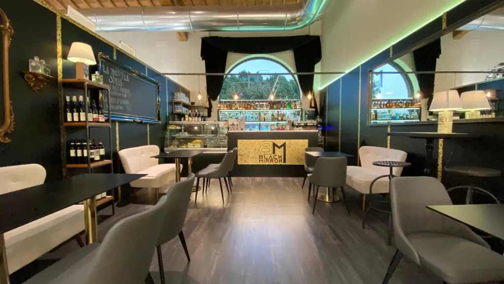 Black Mirror Cocktail Bar