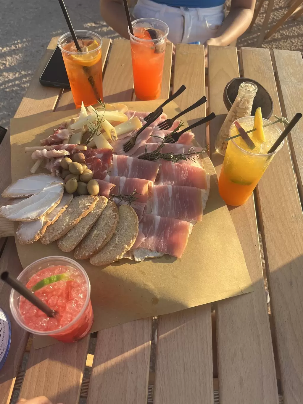 APERITIVO AL TRAMONTO