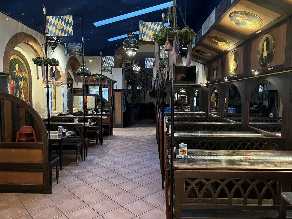 UM DEUTSCH ZU SPRECHEN