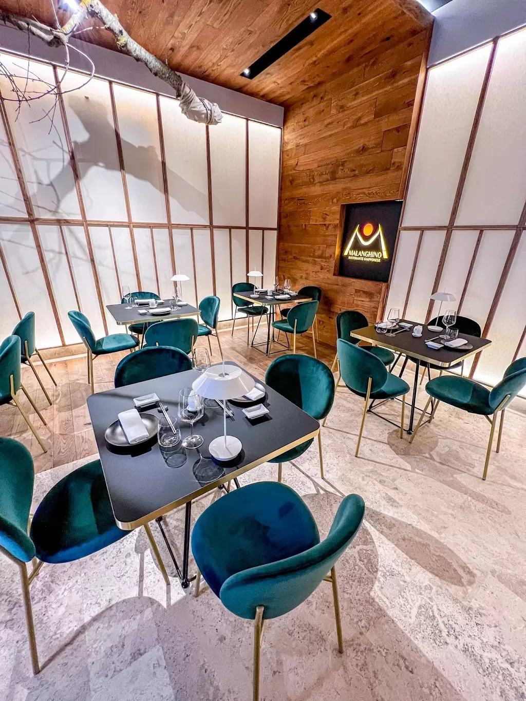 DEGUSTAZIONE VINI + 5 PORTATE by MALANGHINO SUSHI