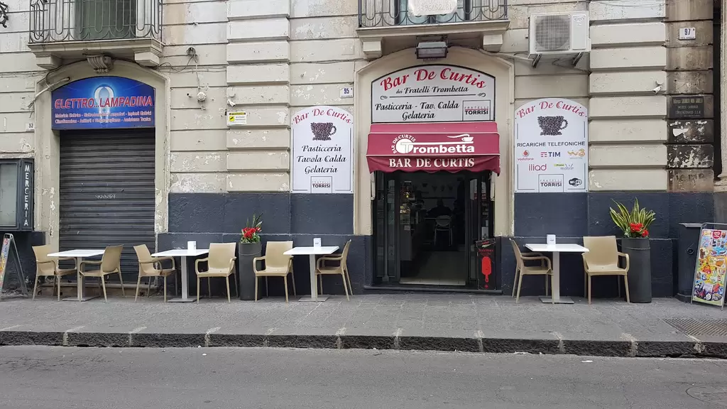 Bar De Curtis